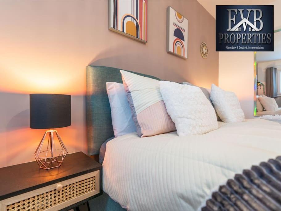Charming Cosy Getaway Ideal For Leisure & Business เซาธ์แธมป์ตัน ภายนอก รูปภาพ
